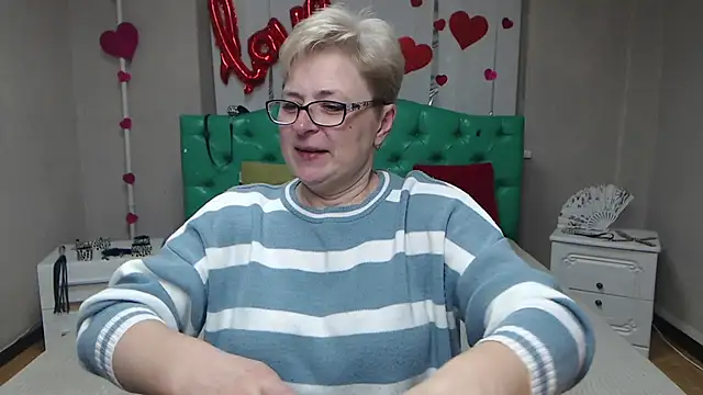 EmiliaGree online show from April 12, 5:07 pm