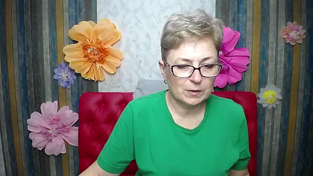 EmiliaGree online show from April 18, 5:06 pm