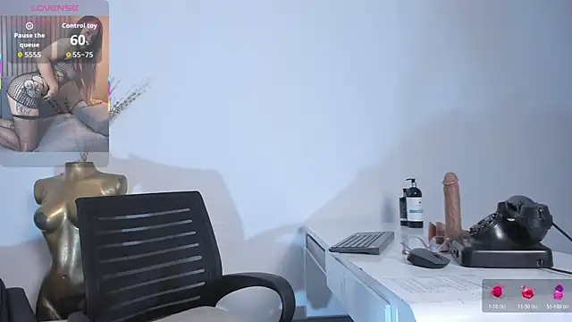 Snapshot of celestelewis chatting on November 14, 7:45 pm celestelewis online show from November 14, 7:45 pm