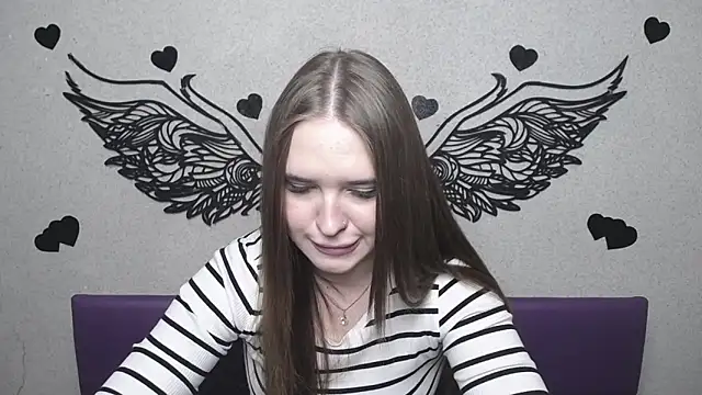 Snapshot of LauraHlot chatting on April 18, 7:07 pm LauraHlot online show from April 18, 7:07 pm