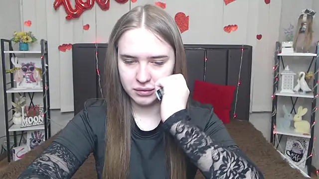Snapshot of LauraHlot chatting on April 30, 6:09 am LauraHlot online show from April 30, 6:09 am