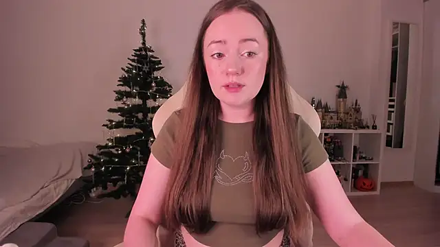 WalkingGirl online show from December 18, 7:20 pm