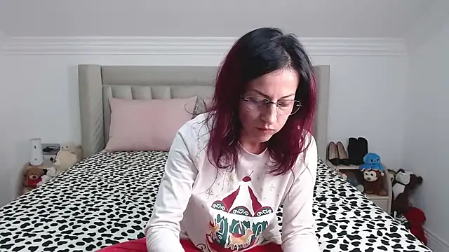 CatWoman0001 online show from December 16, 8:36 pm