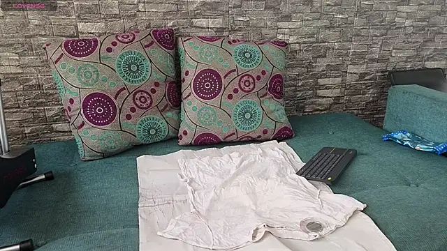 Snapshot of anellejones chatting on February 11, 8:14 pm anellejones online show from February 11, 8:14 pm