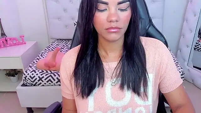 Snapshot of silvana__miller chatting on January 14, 7:11 pm silvana miller online show from January 14, 7:11 pm