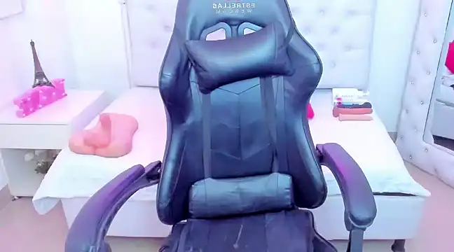 Snapshot of silvana__miller chatting on January 30, 7:04 pm silvana miller online show from January 30, 7:04 pm