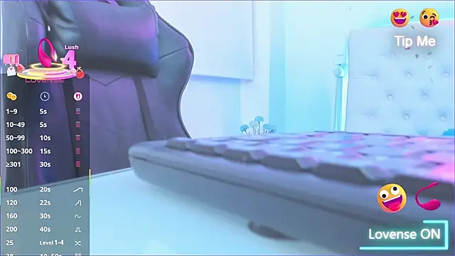 Snapshot of silvana__miller chatting on February 28, 10:06 pm silvana miller online show from February 28, 10:06 pm