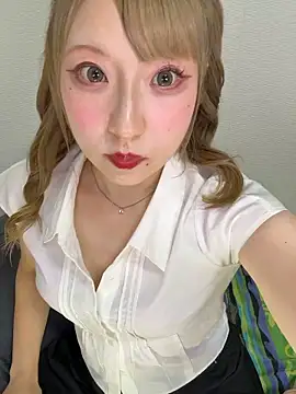 Snapshot of alice__1111 chatting on July 5, 12:01 pm alice 1111 online show from July 5, 12:01 pm
