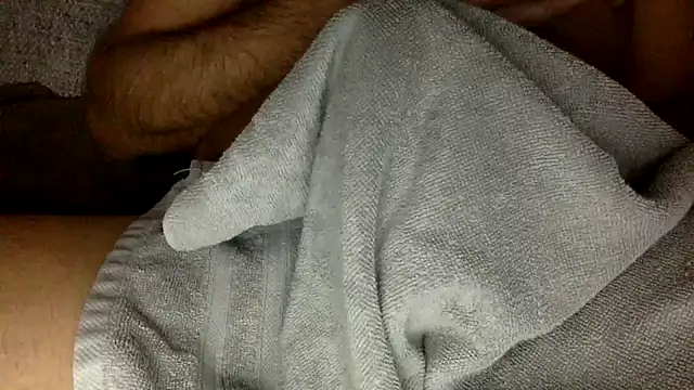 Snapshot of hungtom40 chatting on November 13, 4:55 am hungtom40 online show from November 13, 4:55 am