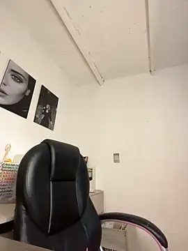 JESSI NAOMI online show from March 27, 4:40 am