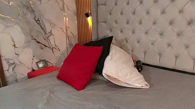 Scarlett diaz17 online show from December 19, 4:30 am