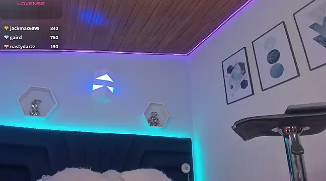 Snapshot of _gia_rose chatting on January 31, 9:37 pm gia rose online show from January 31, 9:37 pm