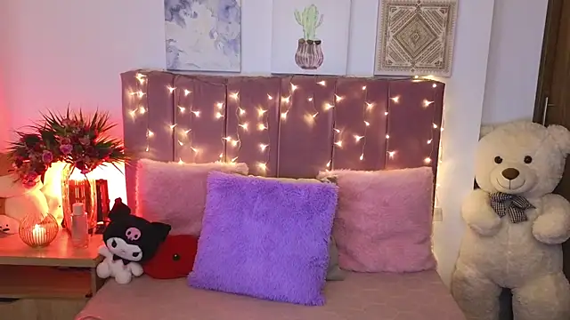 MiahJoness online show from April 16, 11:51 pm