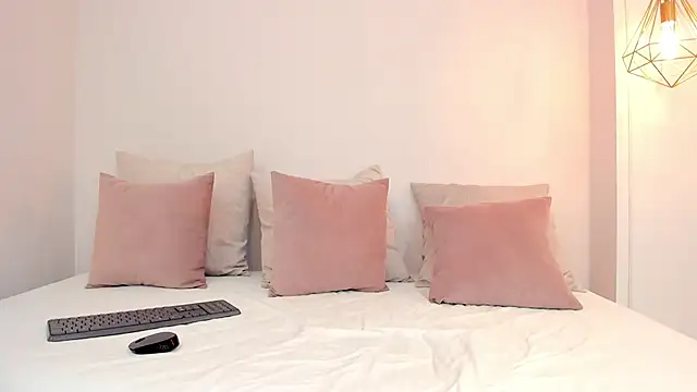 Snapshot of anny_tayloor chatting on March 5, 7:49 pm anny tayloor online show from March 5, 7:49 pm