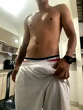 Snapshot of Akdablio chatting on November 8, 7:34 pm Akdablio online show from November 8, 7:34 pm