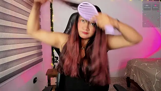 hollymollyxoxo online show from March 18, 8:34 pm