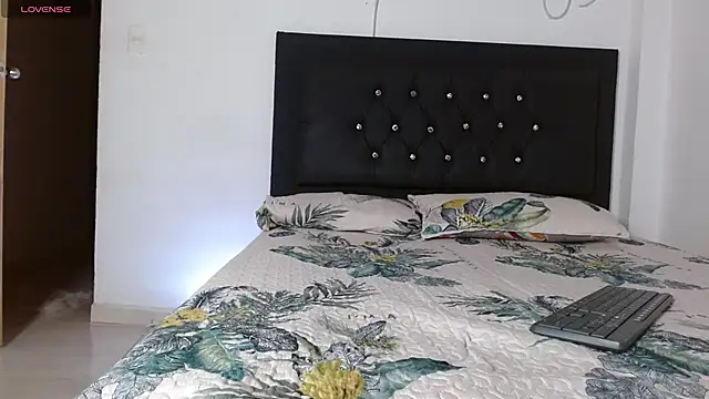 Snapshot of Adele_Rush chatting on September 18, 3:41 am Adele Rush online show from September 18, 3:41 am