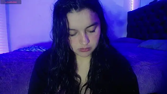 Snapshot of Laurenkenner_ chatting on October 18, 7:14 pm Laurenkenner online show from October 18, 7:14 pm