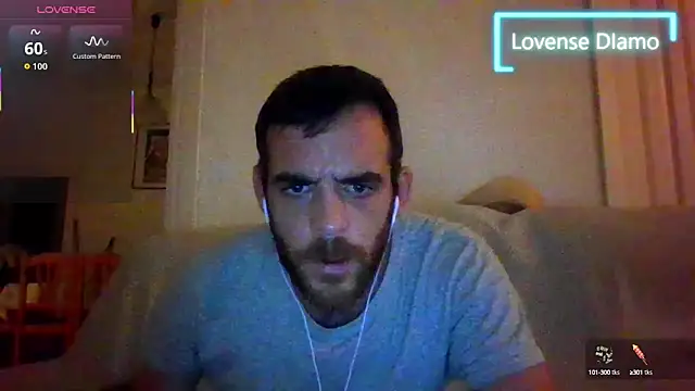 Snapshot of _NakedChef_ chatting on September 9, 2:22 am NakedChef online show from September 9, 2:22 am