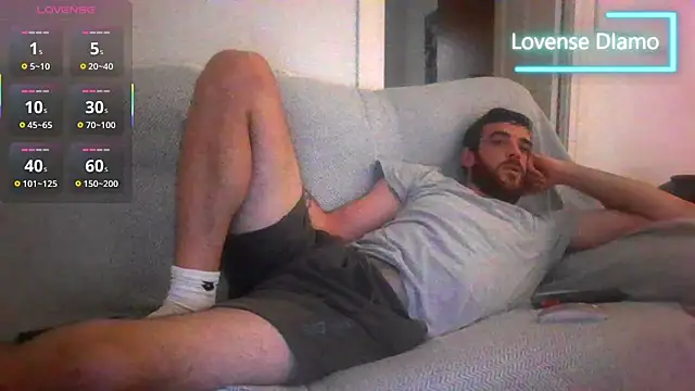 Snapshot of _NakedChef_ chatting on September 20, 4:52 pm NakedChef online show from September 20, 4:52 pm