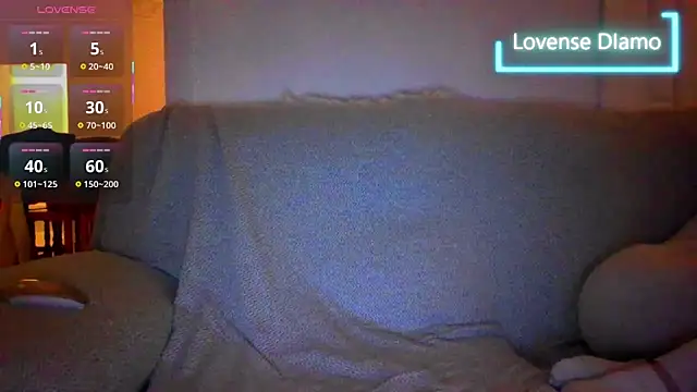 Snapshot of _NakedChef_ chatting on October 22, 11:26 pm NakedChef online show from October 22, 11:26 pm