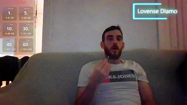 Snapshot of _NakedChef_ chatting on November 18, 10:14 pm NakedChef online show from November 18, 10:14 pm