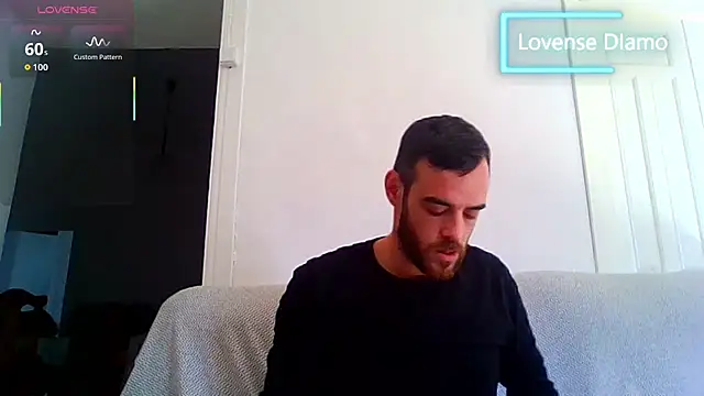 Snapshot of _NakedChef_ chatting on November 21, 9:52 am NakedChef online show from November 21, 9:52 am