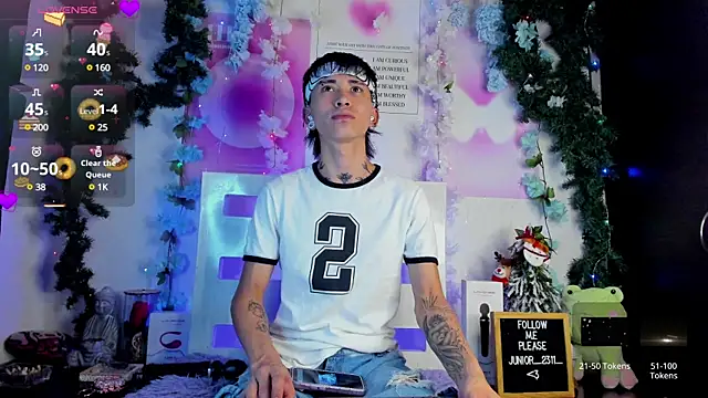 Snapshot of juniior_2311_ chatting on January 16, 10:02 pm juniior 2311 online show from January 16, 10:02 pm