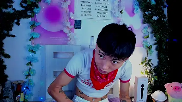 Snapshot of juniior_2311_ chatting on January 24, 10:08 pm juniior 2311 online show from January 24, 10:08 pm