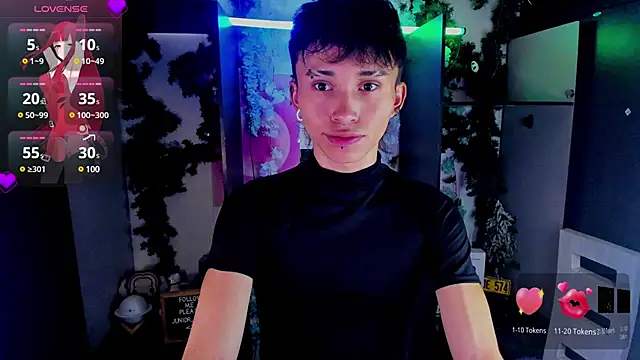 Snapshot of juniior_2311_ chatting on February 20, 9:09 pm juniior 2311 online show from February 20, 9:09 pm