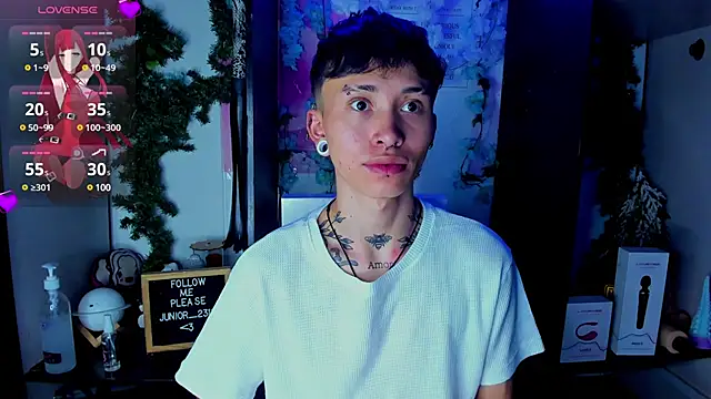 Snapshot of juniior_2311_ chatting on March 11, 12:11 am juniior 2311 online show from March 11, 12:11 am