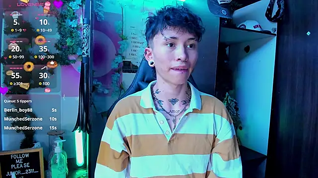 Snapshot of juniior_2311_ chatting on March 15, 2:23 pm juniior 2311 online show from March 15, 2:23 pm