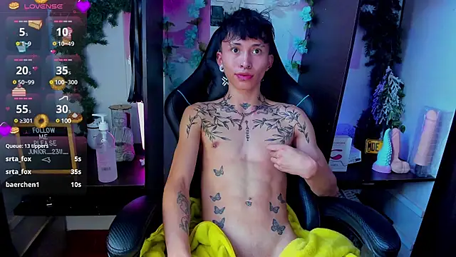 Snapshot of juniior_2311_ chatting on March 20, 6:09 pm juniior 2311 online show from March 20, 6:09 pm