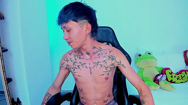 Snapshot of juniior_2311_ chatting on October 25, 6:02 pm juniior 2311 online show from October 25, 6:02 pm