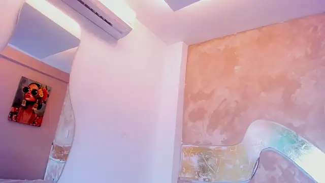 melaniecooperr online show from October 26, 2:39 am