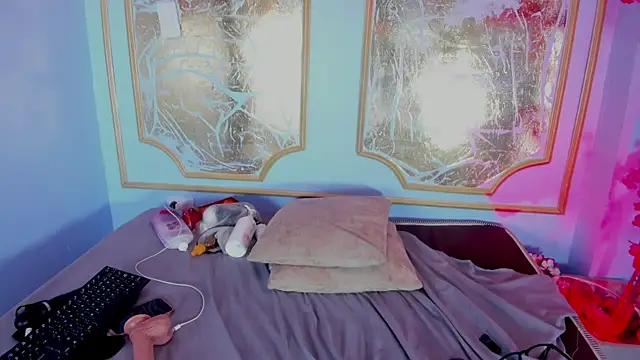 melaniecooperr online show from December 15, 1:59 pm