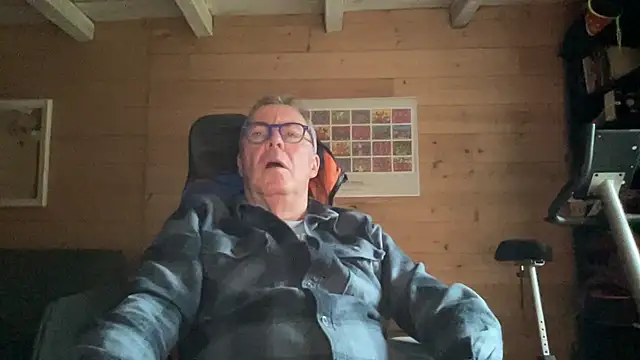 Snapshot of lelohop chatting on February 16, 12:01 pm lelohop online show from February 16, 12:01 pm
