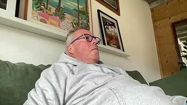 Snapshot of lelohop chatting on March 31, 11:43 am lelohop online show from March 31, 11:43 am