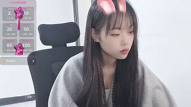 Lvy--v online show from December 13, 8:47 pm