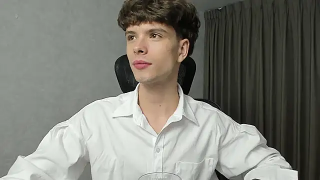 calvin love you online show from March 6, 5:09 pm