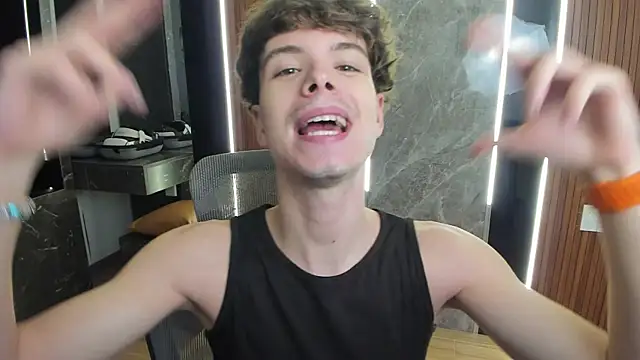 calvin love you online show from June 5, 5:18 pm