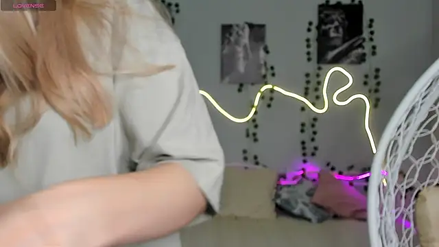 Snapshot of Melissa_babs chatting on December 3, 1:52 am Melissa babs online show from December 3, 1:52 am