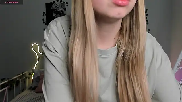 Snapshot of Melissa_babs chatting on December 22, 4:06 am Melissa babs online show from December 22, 4:06 am