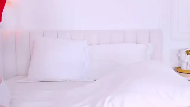 MoonAngelic online show from December 30, 2:42 am