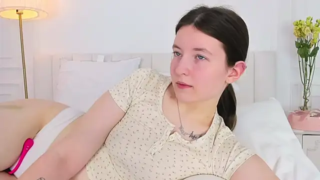 MoonAngelic online show from March 8, 5:59 am