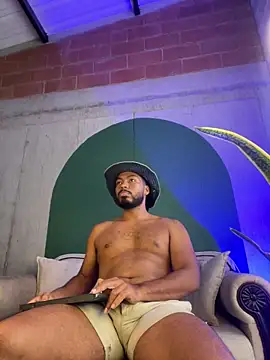 noah jones   online show from February 1, 4:27 pm