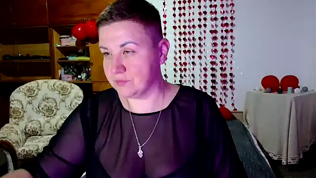 Snapshot of Annet1912 chatting on February 19, 6:21 pm Annet1912 online show from February 19, 6:21 pm