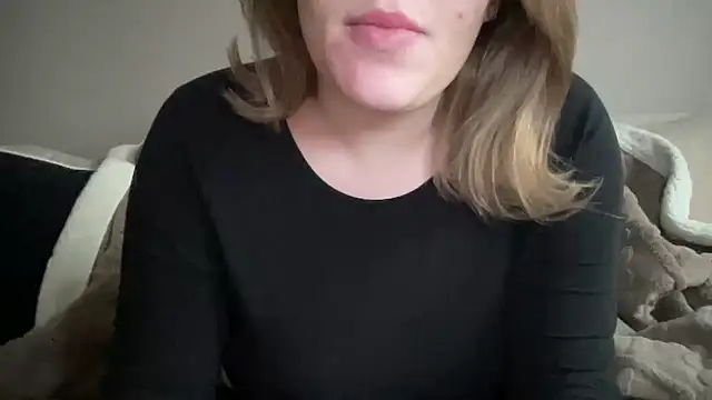 Snapshot of lilylush24 chatting on January 20, 8:52 am lilylush24 online show from January 20, 8:52 am