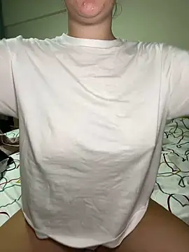 Snapshot of lilylush24 chatting on March 21, 5:54 am lilylush24 online show from March 21, 5:54 am