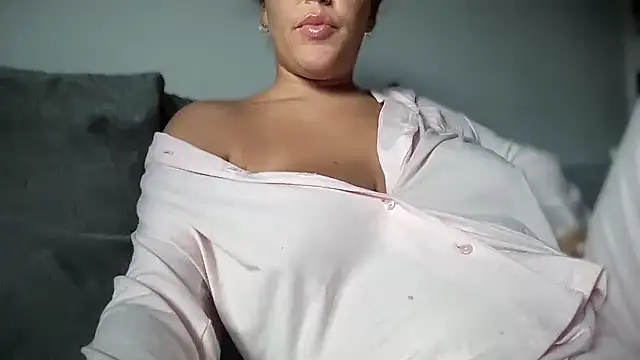 Snapshot of lilylush24 chatting on October 2, 10:44 am lilylush24 online show from October 2, 10:44 am